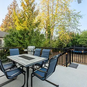 Amazing House In The Heart Of Dt/yvr/ubc Canada